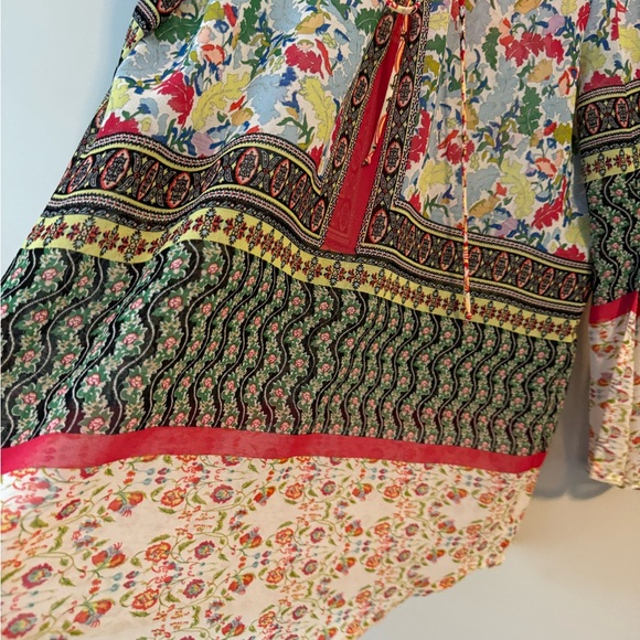 New Directions Sheer Printed Top Size Small - Picture 6 of 9